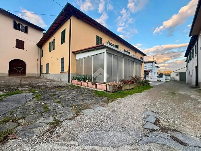 Appartamento con 5 locali in vendita in Via Poggio alla Croce, Figline e Incisa Valdarno