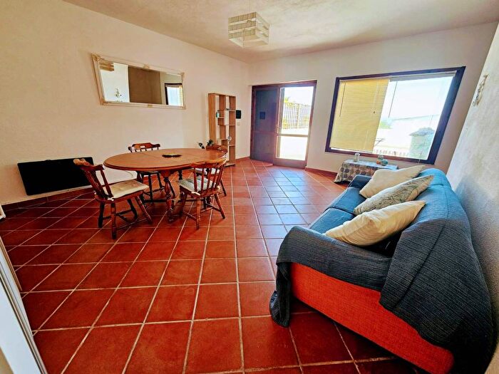 Appartamento trilocale in affitto in Via Carru e Frau, Centro, Stintino