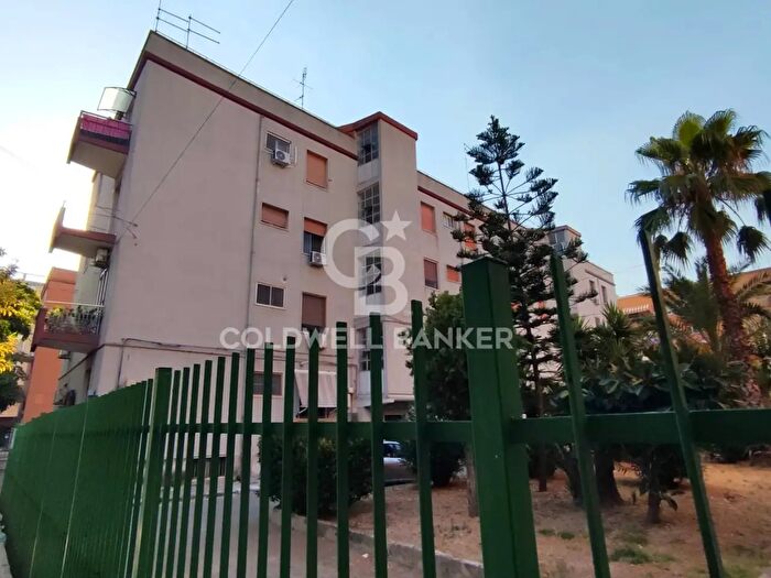 Appartamento quadrilocale in vendita in Via Cesare Battisti, Taranto