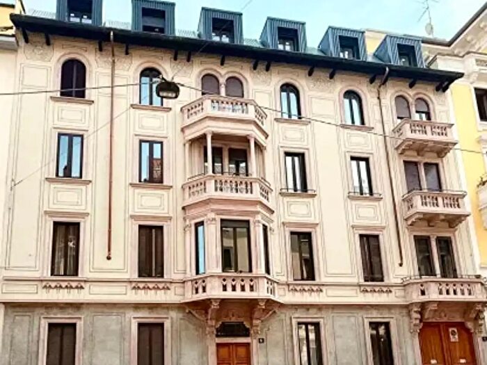 Appartamento bilocale in vendita in Milano