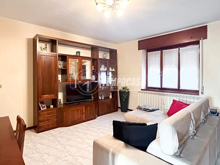 Casa trilocale in vendita in Via Convento, Zelo Buon Persico