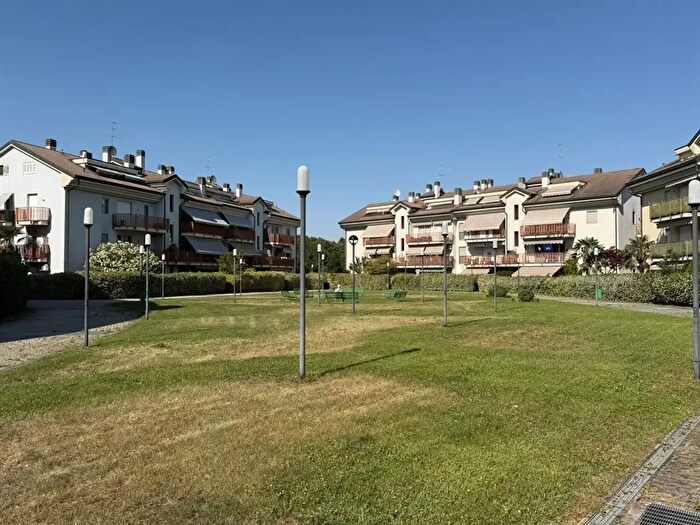 Appartamento trilocale in vendita in Via Milano, Vittuone