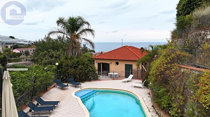 Casa con 10 locali in vendita in Strada Casai Snc, Riva Ligure