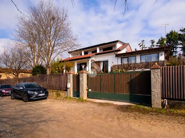 Casa con 10 locali in vendita in Strada Sabena, Pecetto Torinese