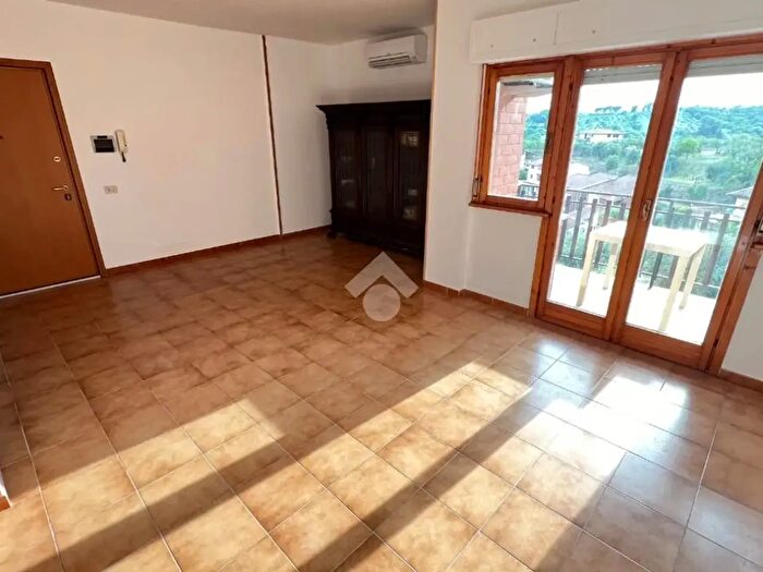 Appartamento trilocale in vendita in Via Capena, Capena