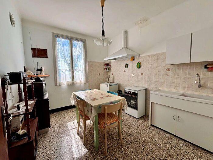 Casa quadrilocale in vendita in Via Principale, Aurigo