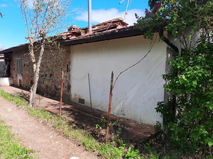 Casa quadrilocale in vendita in Cavriglia