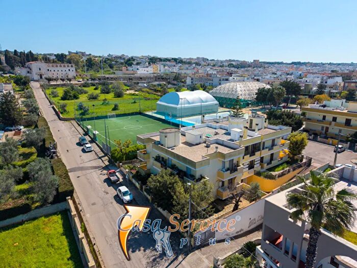 Casa con 5 locali in vendita in Via Pio La Torre, Parabita
