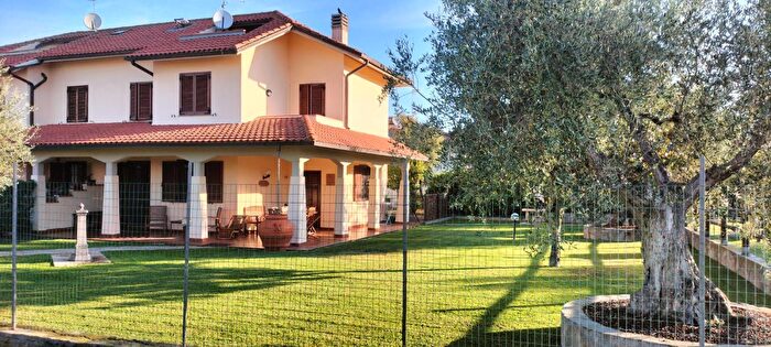 Casa con 8 locali in vendita in Grosseto