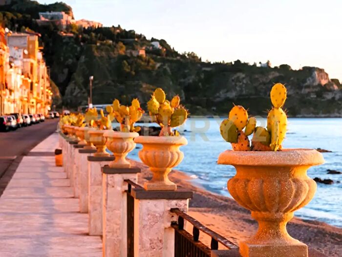 Appartamento bilocale in vendita in Contrada Pietrenere, Giardini Naxos