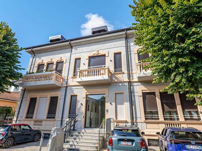 Appartamento trilocale in vendita in Via Gioacchino Murat, Istria, Milano