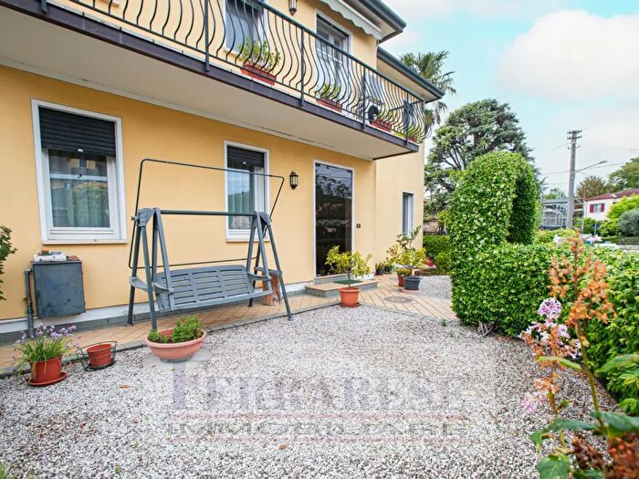 Casa con 6 locali in vendita in Via Fornaci, Padova