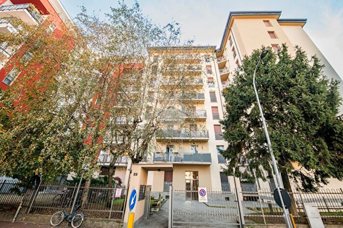 Appartamento trilocale in vendita in Via Francesco Baracca, San Giuliano Milanese