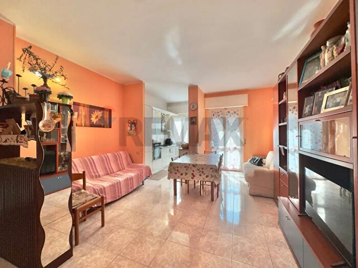 Appartamento trilocale in vendita in Via Conciliazione, Olgiate Olona