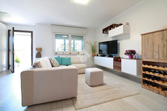 Casa con 5 locali in vendita in Via Simon Bolivar, Jesolo