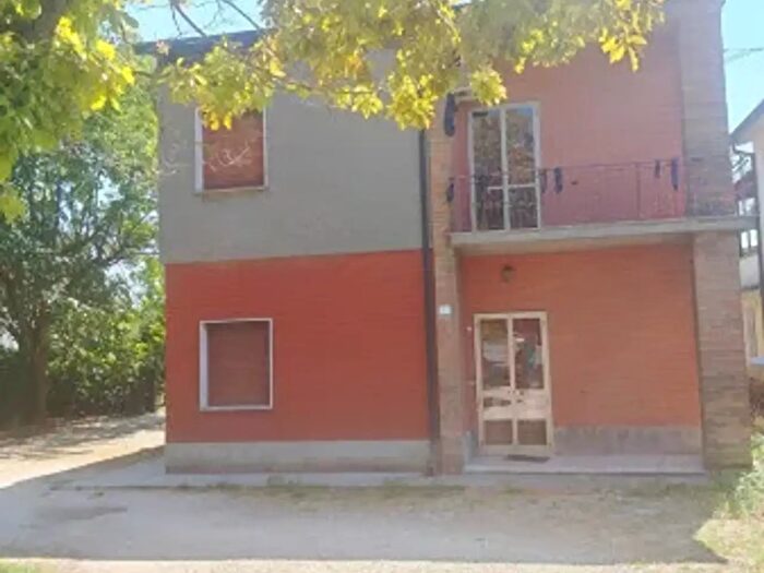 Casa con 6 locali in vendita in Viale Dante Alighieri, Lugo