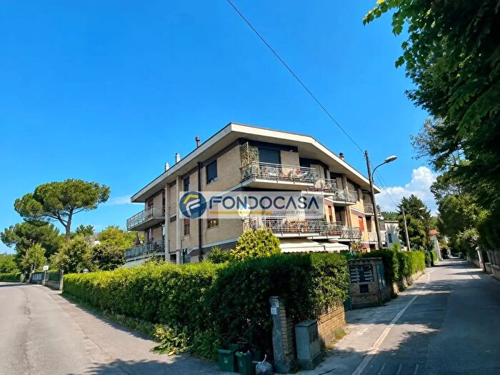 Appartamento quadrilocale in vendita in Via Firenze, Massa