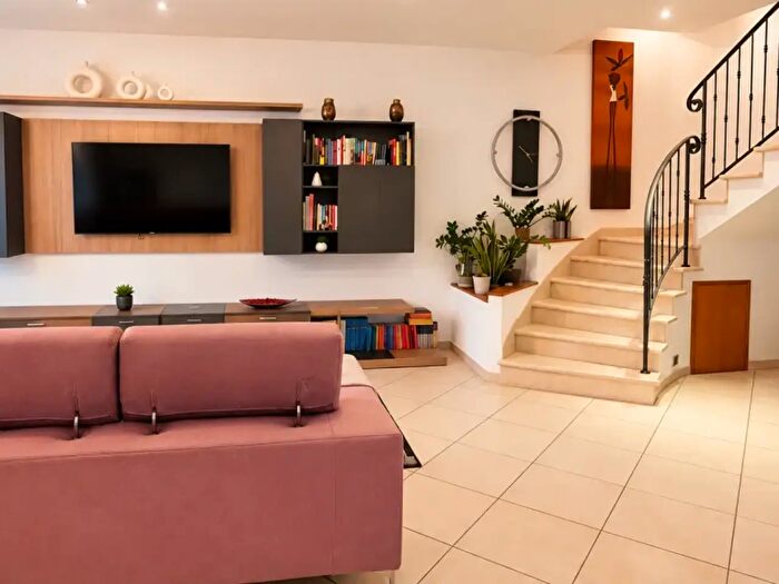 Casa con 7 locali in vendita in Via Belvedere, Asciano