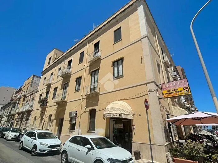 Appartamento trilocale in vendita in Via Livio Bassi, Trapani