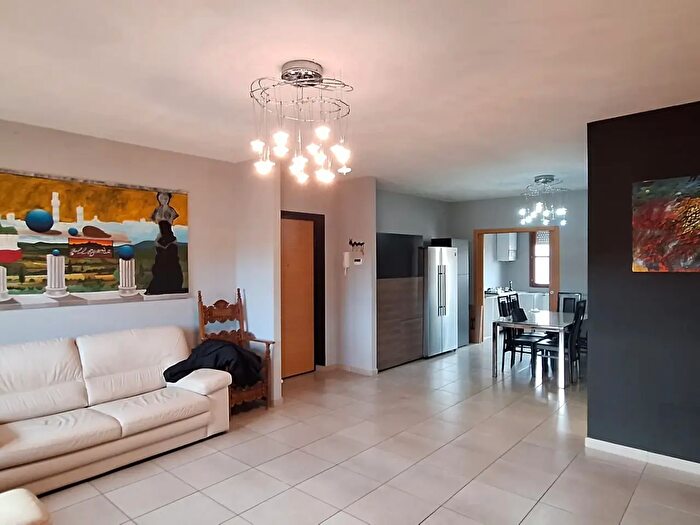 Appartamento con 7 locali in vendita in Provinciale Sud, Rapolano Terme