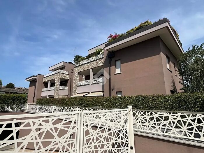 Appartamento quadrilocale in vendita in Via Molgora, Carugate