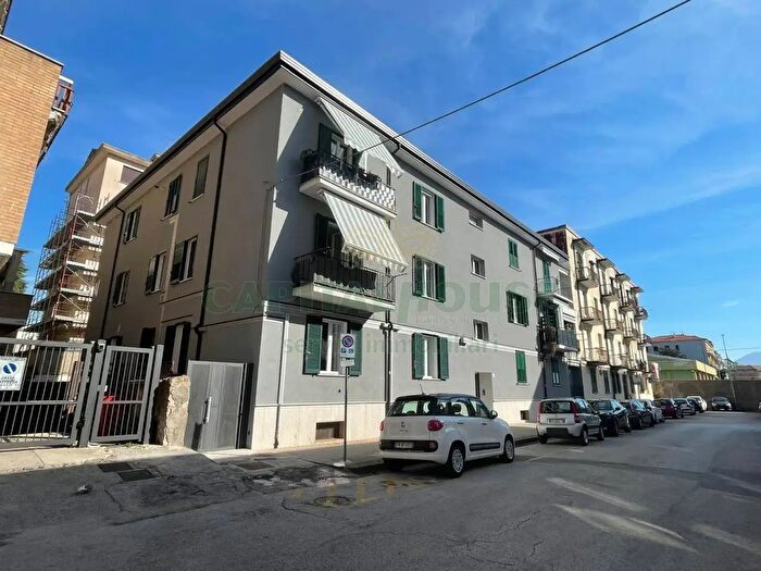 Appartamento con 5 locali in vendita in Via Generale Luca Montuori, Avellino