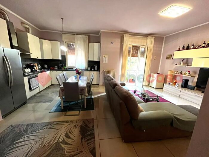 Appartamento trilocale in vendita in Via Cavaliere Fortunato Re, Cerro Maggiore