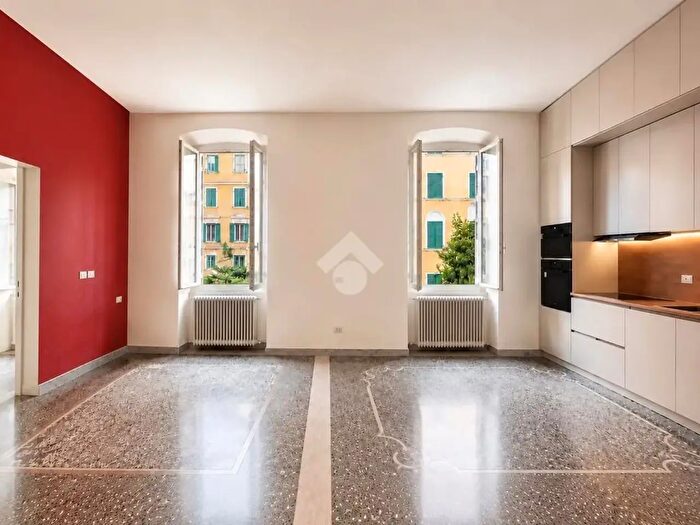 Appartamento quadrilocale in vendita in Viale Aspromonte, Genova