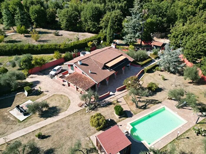 Casa con 6 locali in vendita in Fiano Romano