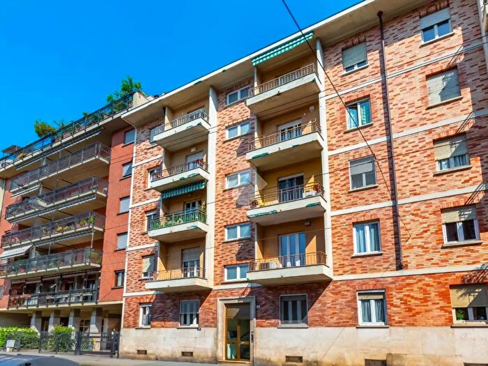 Appartamento quadrilocale in vendita in Via La Thuile, Torino