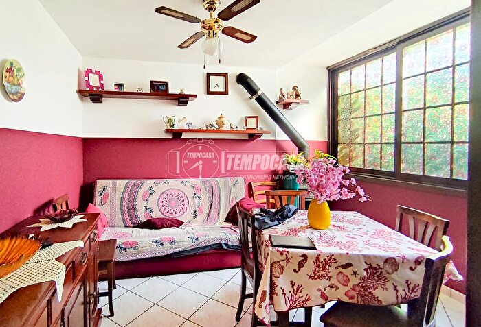 Casa con 5 locali in vendita in Mediglia