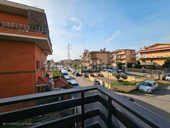 Appartamento quadrilocale in vendita in Via Agnosine, Roma