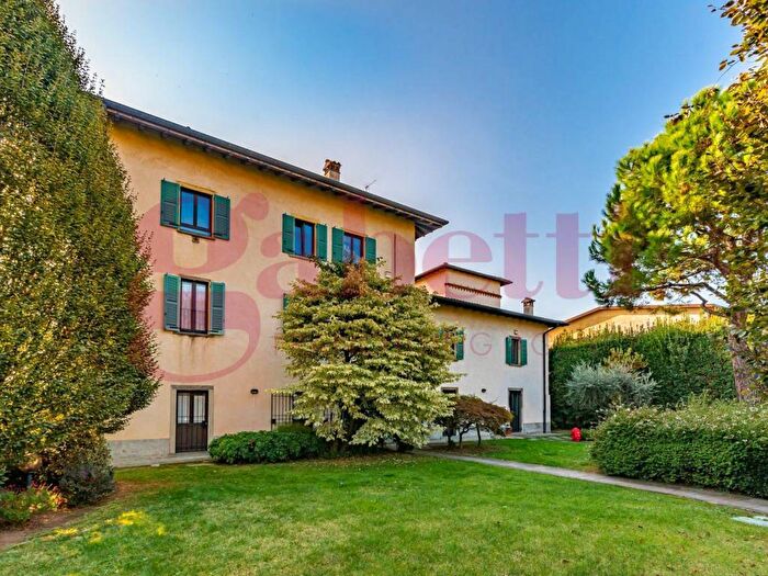 Casa con 6 locali in affitto in Via Vittorio Gasparini A, Celadina Boccaleone, Bergamo