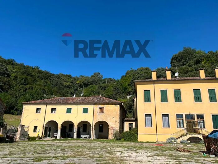 Casa con 6 locali in vendita in Val Liona