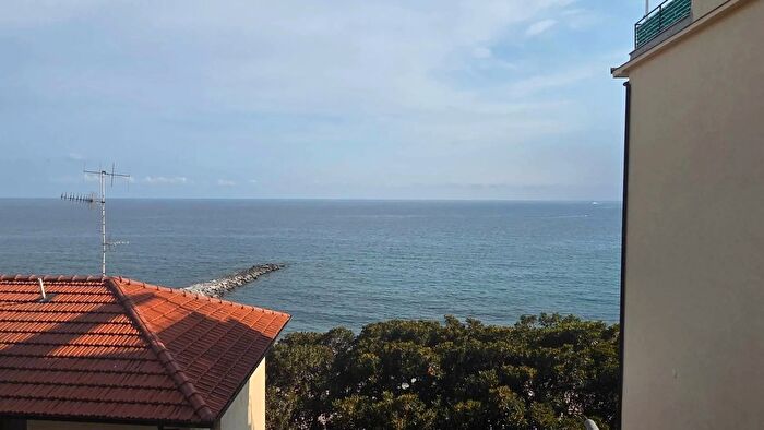 Appartamento bilocale in vendita in Via Giacomo Matteotti Ospedaletti, Ospedaletti