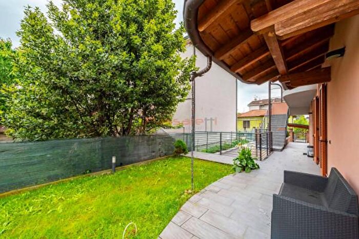 Case in Vendita e in Affitto - 3