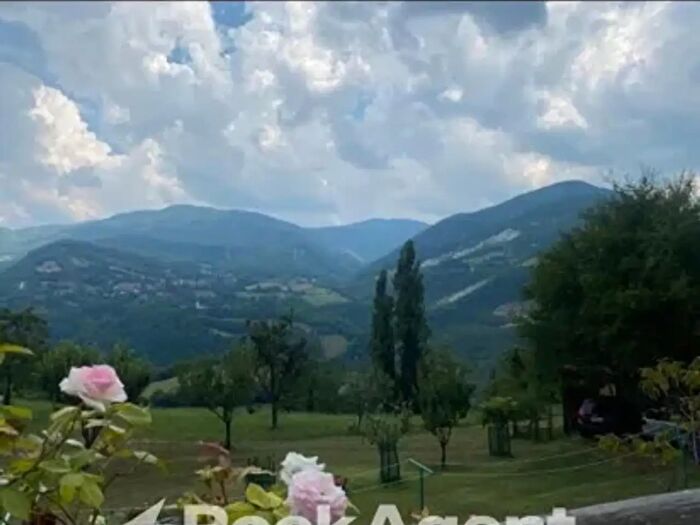 Casa con 6 locali in vendita in Terenzo