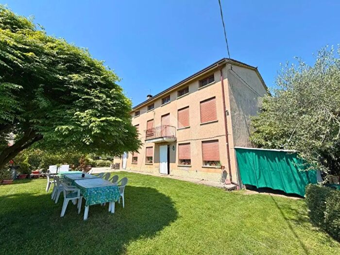 Casa con 6 locali in vendita in Via Oldelle, Pianezze