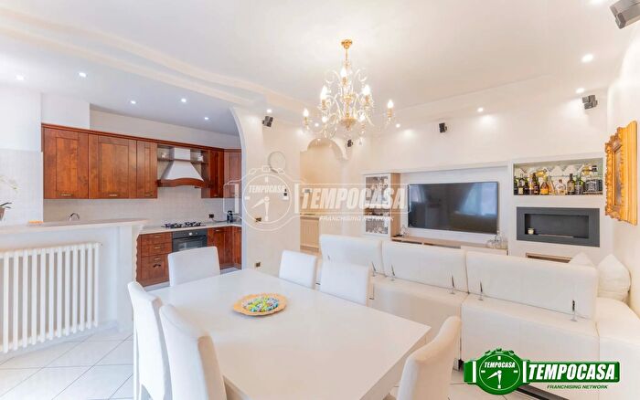 Appartamento trilocale in vendita in Via Silvio Pellico, Corbetta