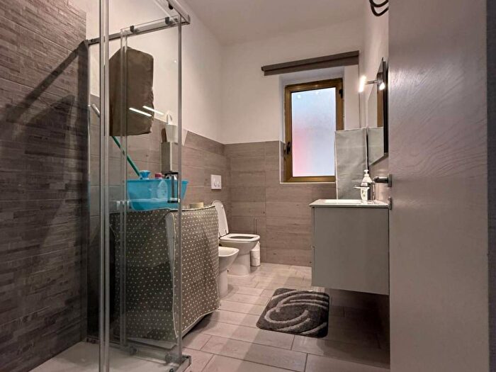 Appartamento trilocale in affitto in Via Cervana, Cirò Marina