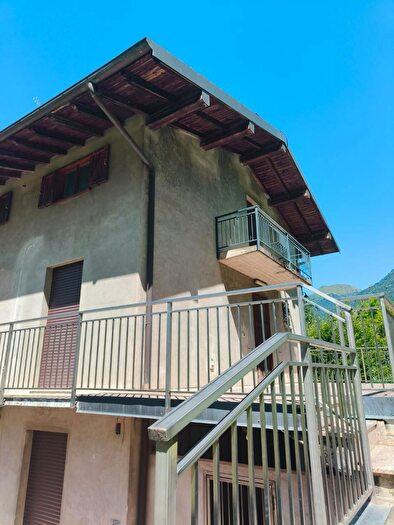 Appartamento trilocale in vendita in Via Santa Caterina, Introbio