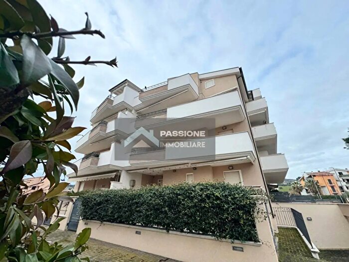 Appartamento trilocale in vendita in Via Rocco Chinnici, Tortoreto