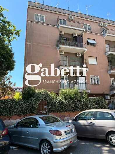 Appartamento con 5 locali in vendita in Via delle Rose, Roma