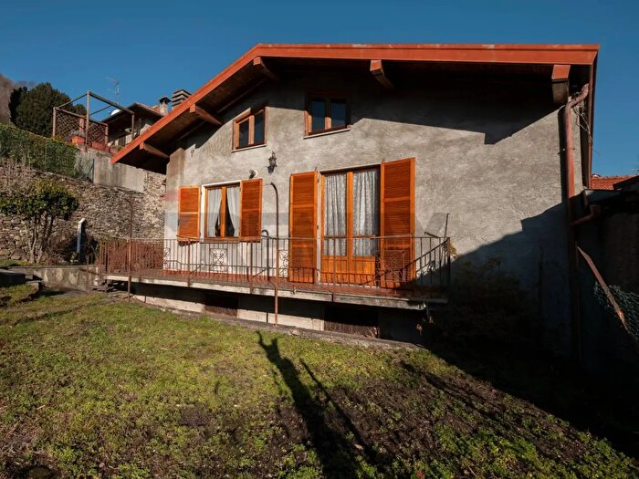 Casa con 5 locali in vendita in Nonio