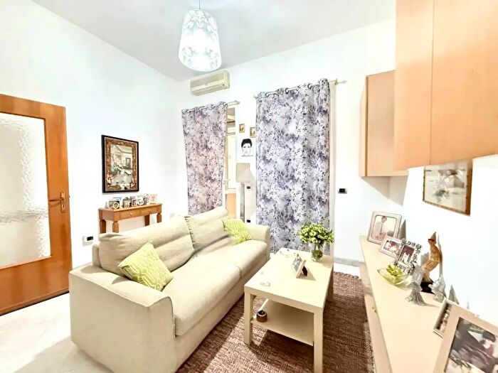 Appartamento bilocale in vendita in Traversa Perillo, Pozzuoli