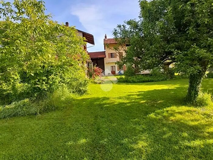 Casa trilocale in vendita in Via B Castagneri, Vauda Canavese