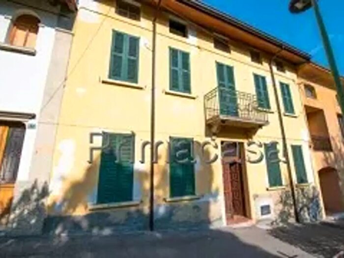 Appartamento quadrilocale in vendita in Via Valle Fiorita, Gardone Riviera