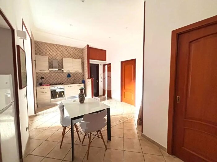Appartamento trilocale in vendita in Via Tommaso Cornelio, Napoli