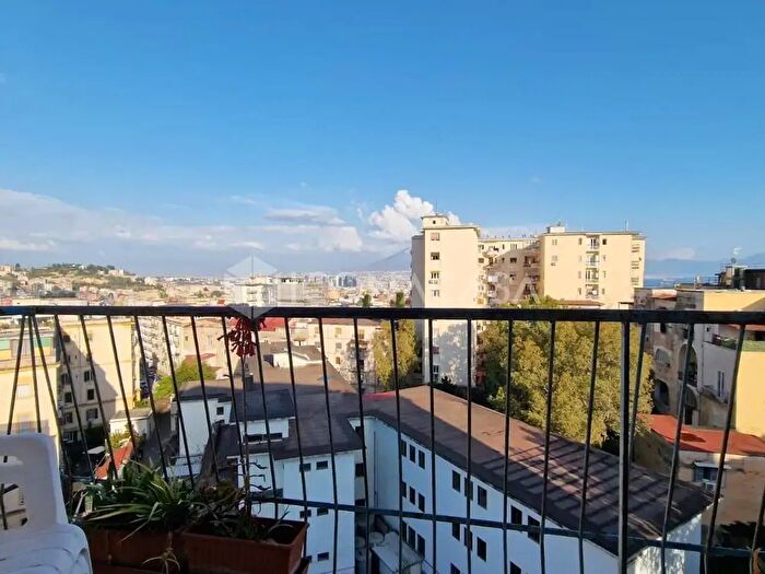 Appartamento quadrilocale in vendita in Vico Paradiso alla Salute, Napoli