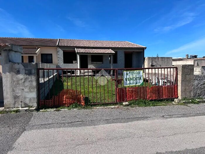Casa quadrilocale in vendita in Via Belvedere, Ossi